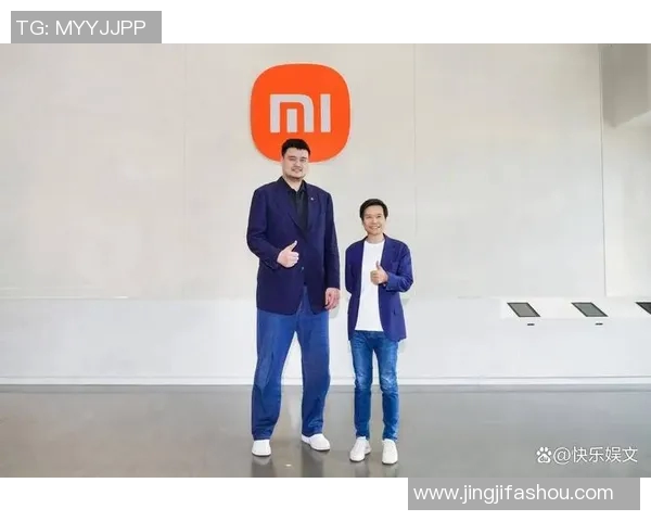 科尔调侃姚明身高差距引发热议两位篮球巨星的幽默互动揭秘