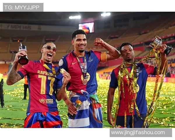 西班牙足协宣布原定周末的巴塞罗那德比延期进行,球迷热情不减 西班牙足协宣布原定周末的巴塞罗那德比延期进行,球迷热情不减